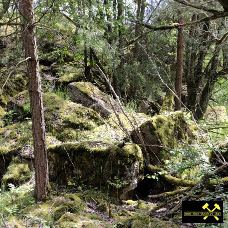 Quaderkalk Stbr. Luetzelbruch bei Lindelbach nahe Wuerzburg, Bayern, (D) - 18. Mai 2023 (2).JPG